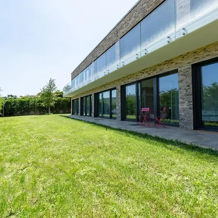 Vaneau Sublime New Contemporary 300 M2-pool-garage ! Mandelieu