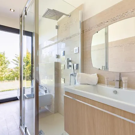 别墅 Vaneau Sublime New Contemporary 300 M2-pool-garage !